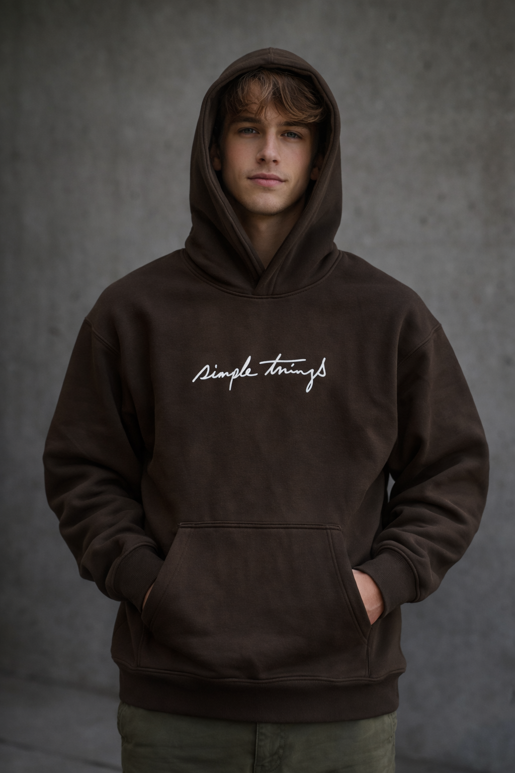 Sweat à capuche oversize – Simple Things (marron)