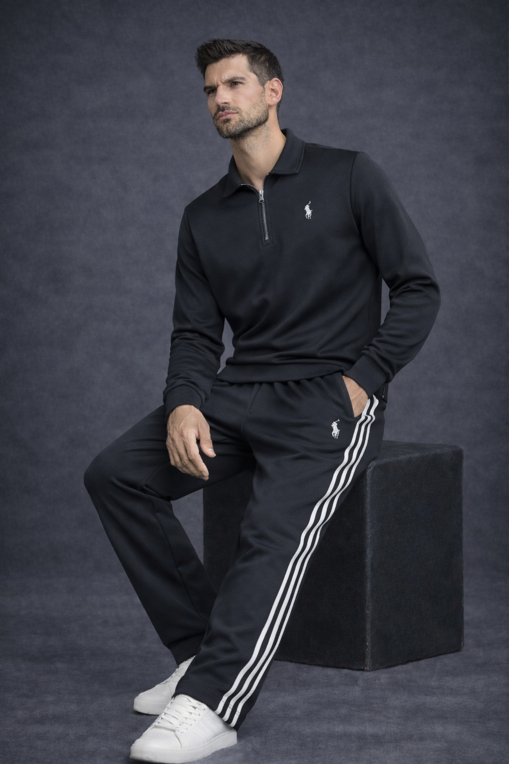 Ensemble Survêtement Homme Gris Anthracite – Style Polo – Bandes Blanches + Zip Col