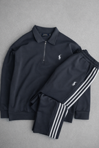 Ensemble Survêtement Homme Gris Anthracite – Style Polo – Bandes Blanches + Zip Col