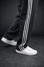 Ensemble Survêtement Homme Gris Anthracite – Style Polo – Bandes Blanches + Zip Col