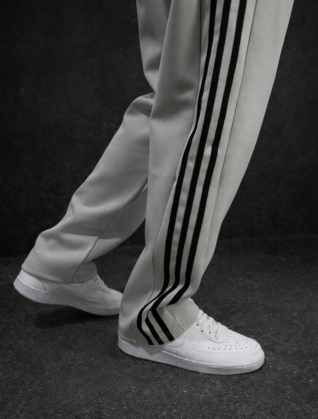 Ensemble Survêtement Homme Blanc cassé – Style Polo – Bandes noir + Zip Col