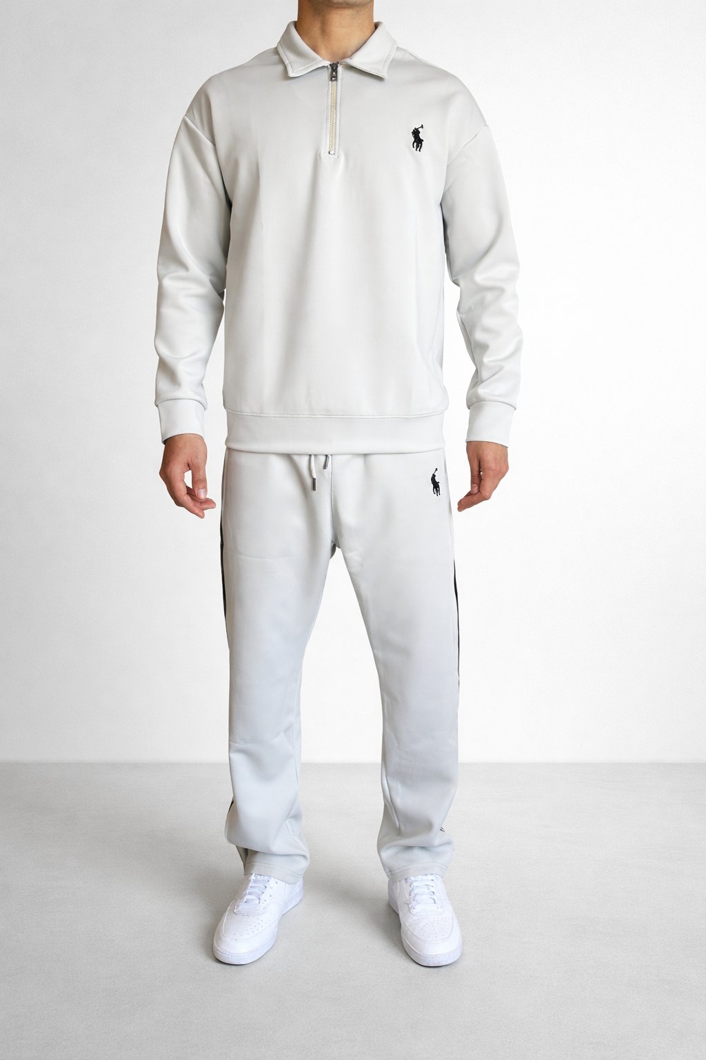 Ensemble Survêtement Homme Blanc cassé – Style Polo – Bandes noir + Zip Col